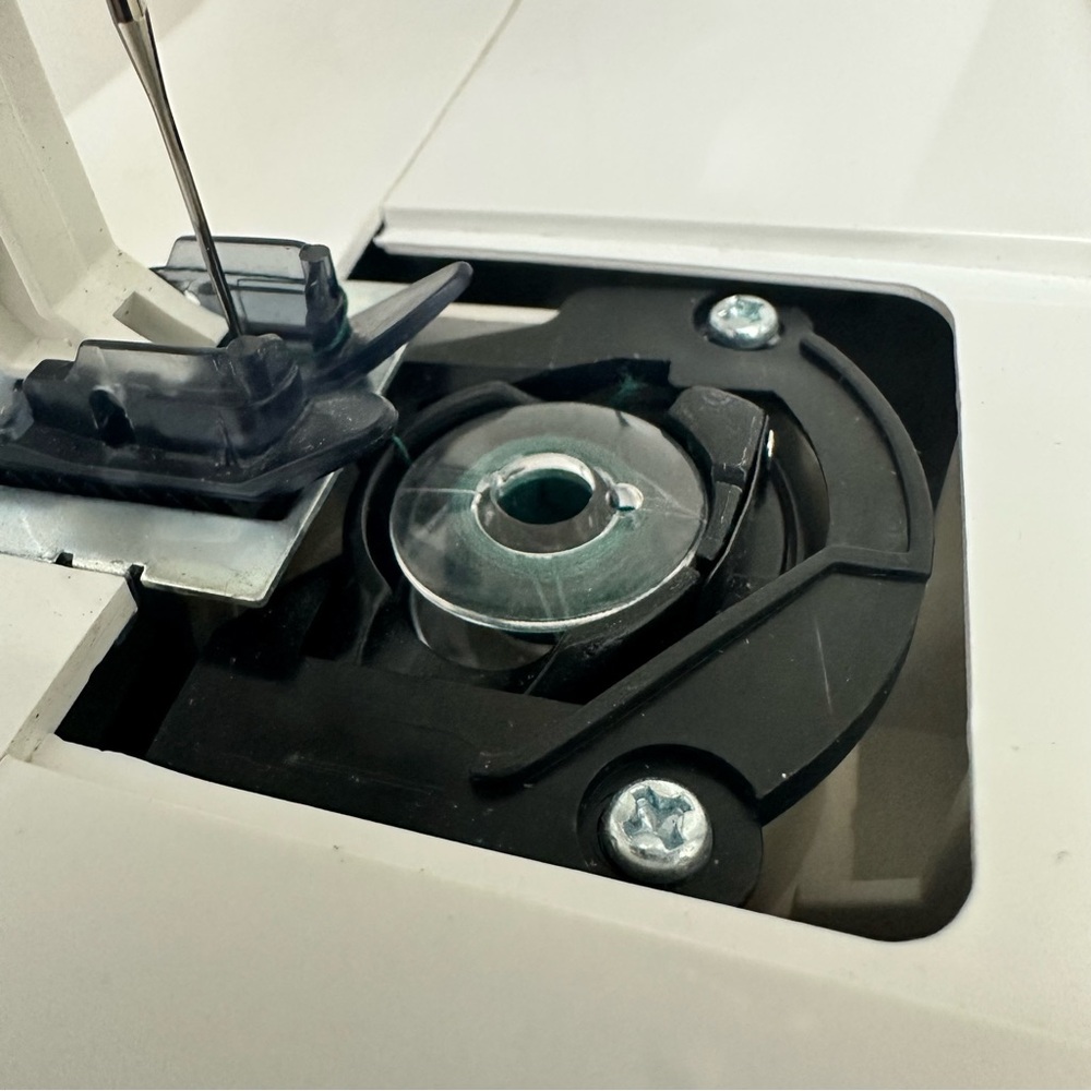 Simplicity Sew Precious Model SWSP2 Sewing Machine w/ Box, Instructions - Works - Picture 8 of 13